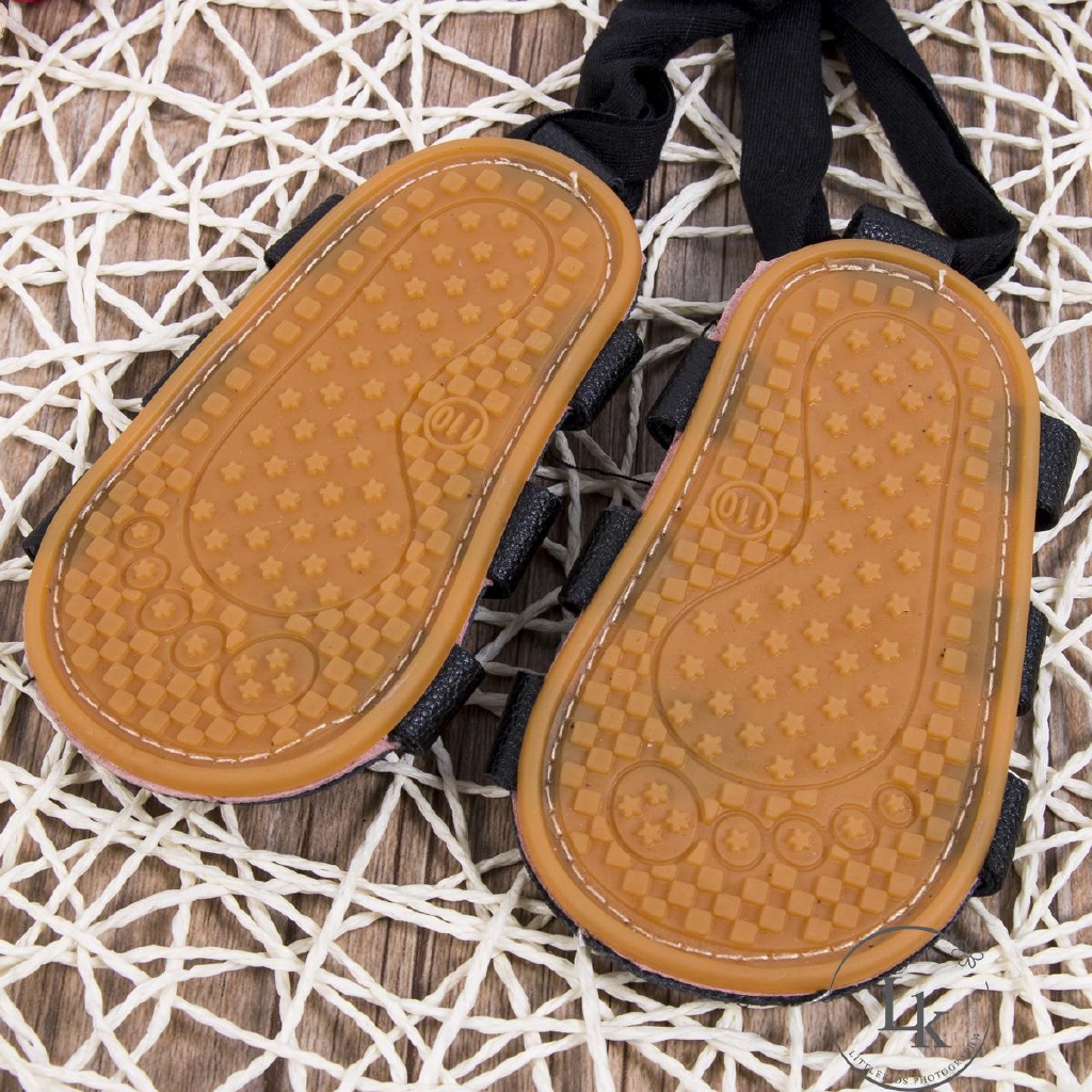 Giày sandal cột dây dễ thương và thời trang cho bé gái