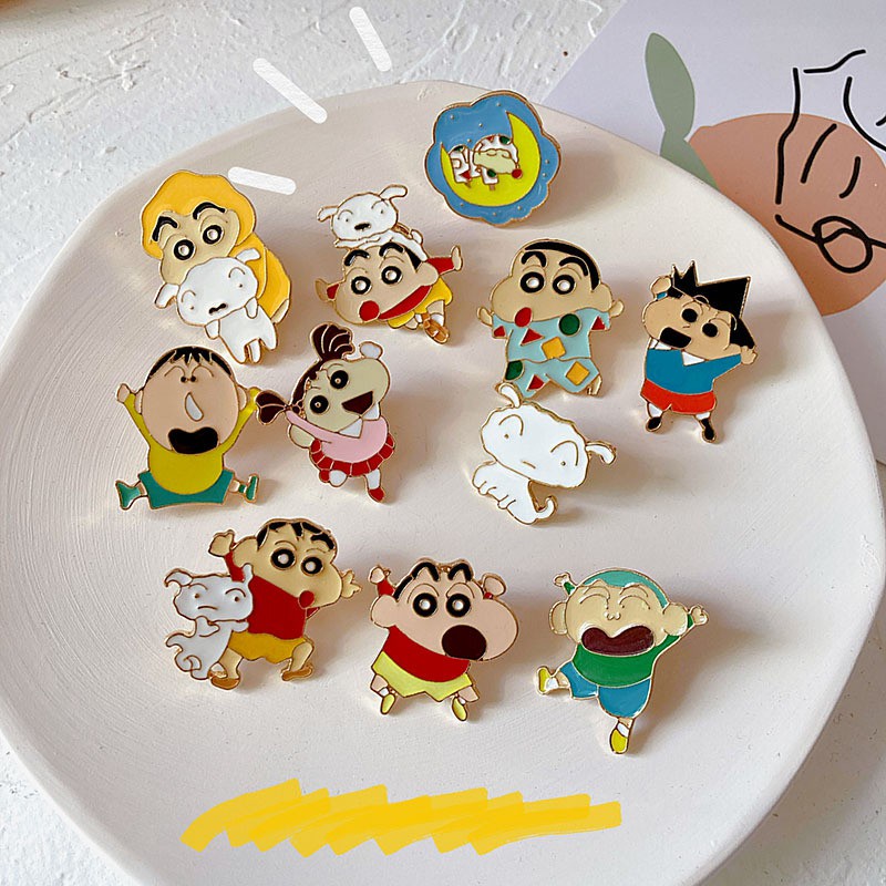 Ghim Cài Áo Hình Cậu Bé Bút Chì Shin - Chan Hoạt Hình Thiết Kế Dễ Thương