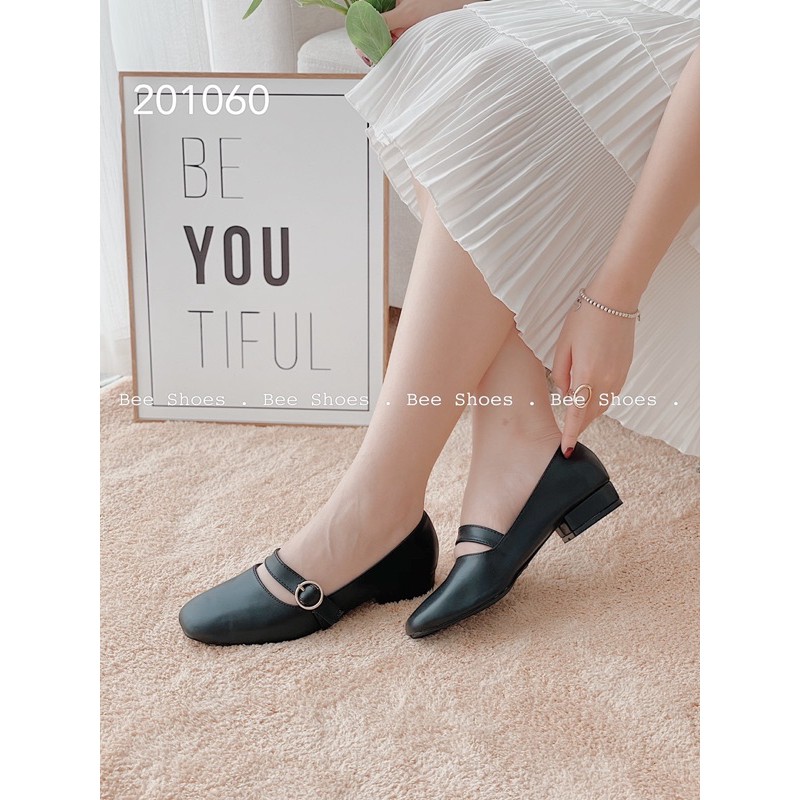 BEESHOES - GIÀY BÚP BÊ NỮ MŨI VUÔNG QUAI NGANG KHUY TRÒN - GIÀY BÚP BÊ NỮ DA LÌ SẴN MÀU ĐEN - BE 201060