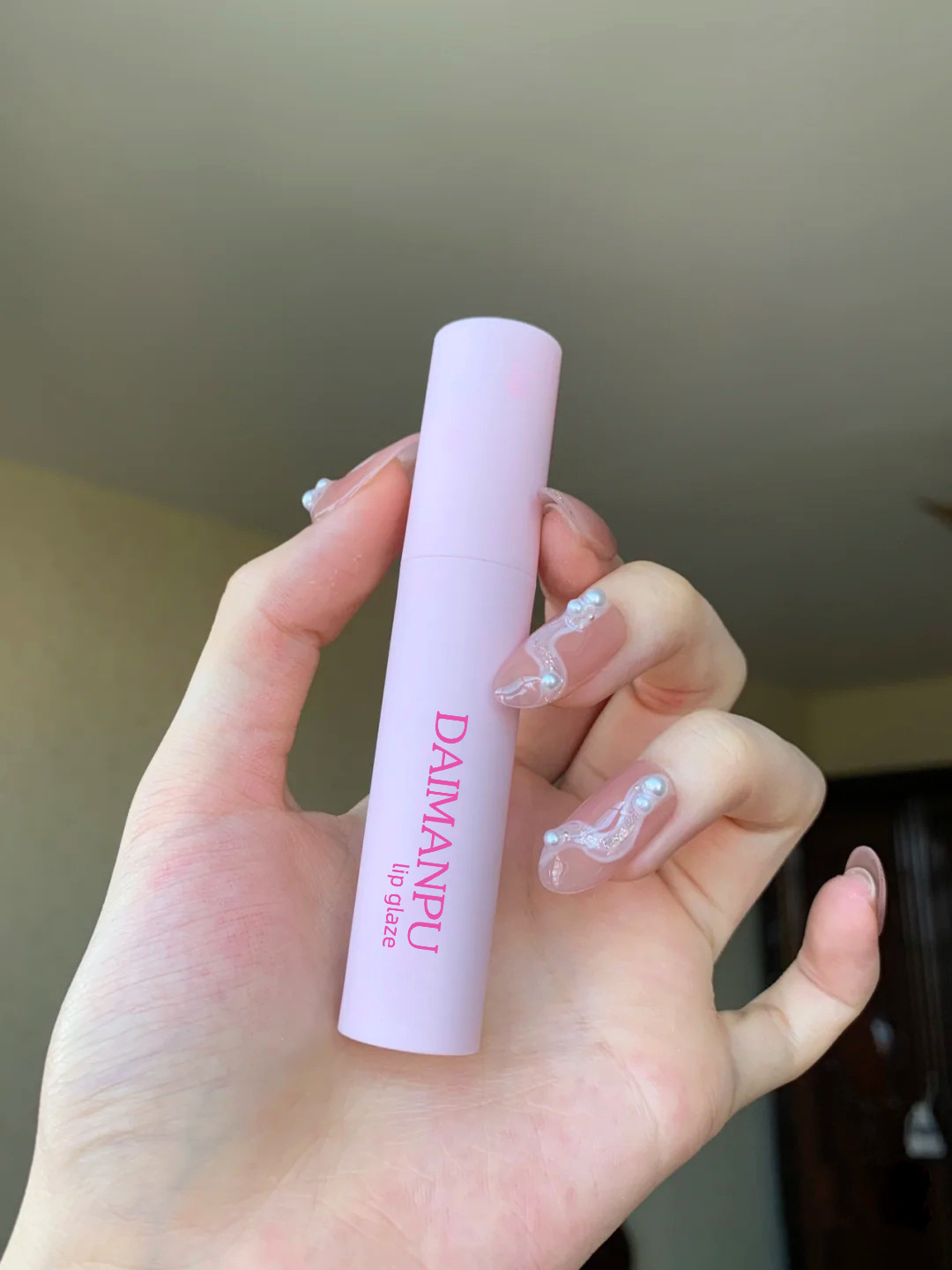 Son môi giữ màu tốt lâu trôi màu sắc hợp thời trang | BigBuy360 - bigbuy360.vn