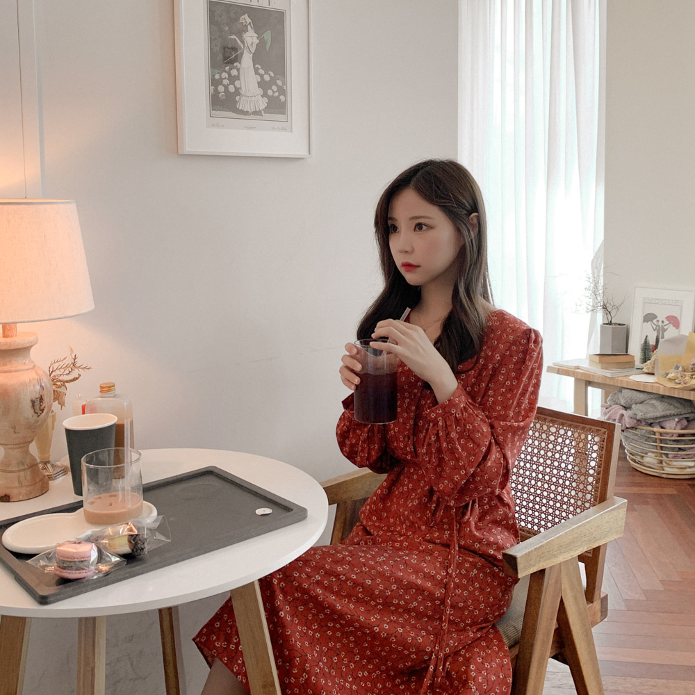 Đầm Midi với thiết kế cổ chữ V dài tay có in hoa xinh xắn 32529