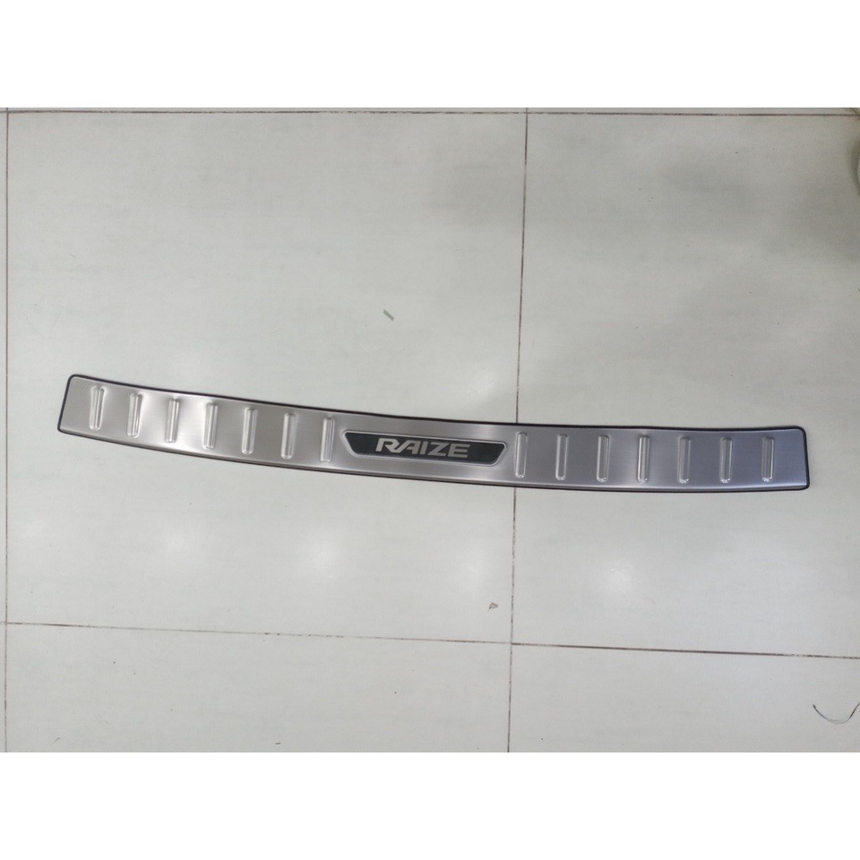 Chống Trầy Cốp Cho Xe Toyota Raize 2021 2022 Mẫu Inox