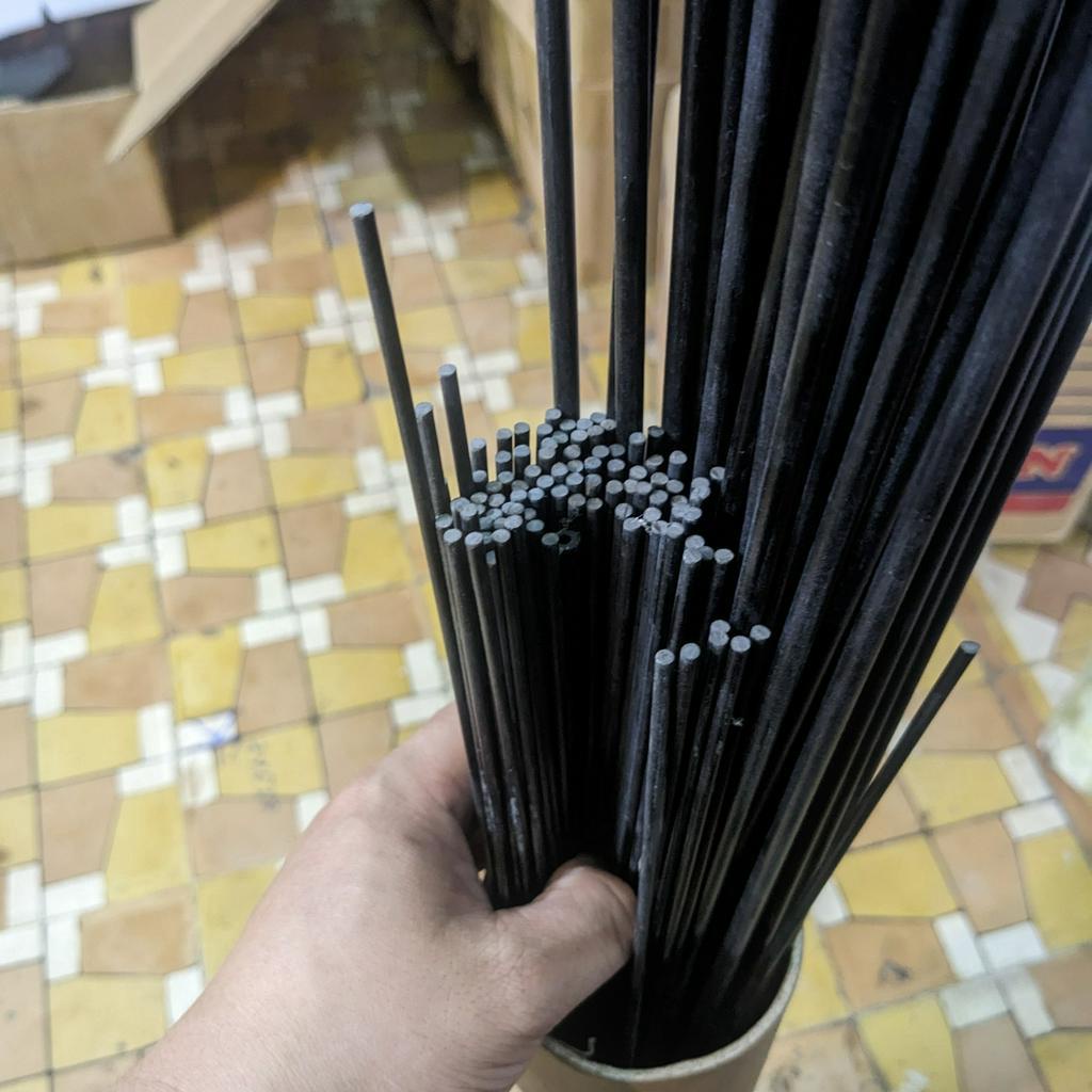 Thanh carbon 3mm, 5mm dùng gia cố cánh máy bay rc Su27, F22