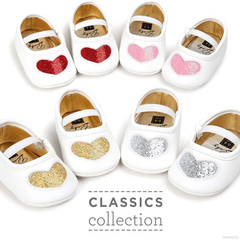 Giày tập đi đế mềm in hình trái tim cho bé gái