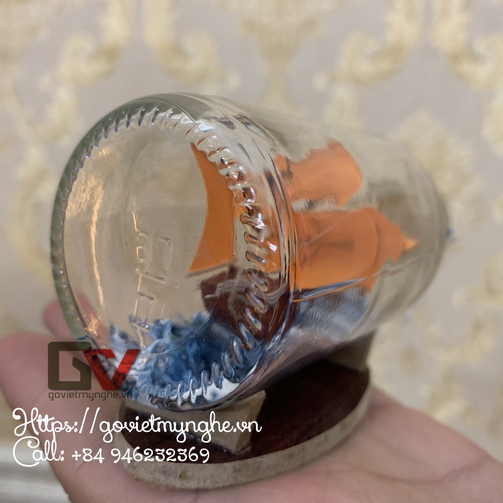 Mô hình tàu thuyền gỗ trong chai thủy tinh trang trí bàn làm việc - Buồm màu cam - Dài 11cm