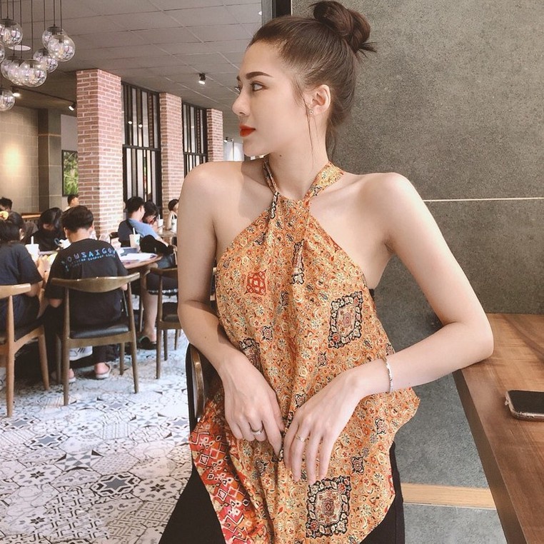 Áo họa tiết thổ cẩm cổ yếm