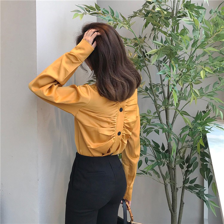 ÁO KIỂU DÃY NÚT NGƯỢC