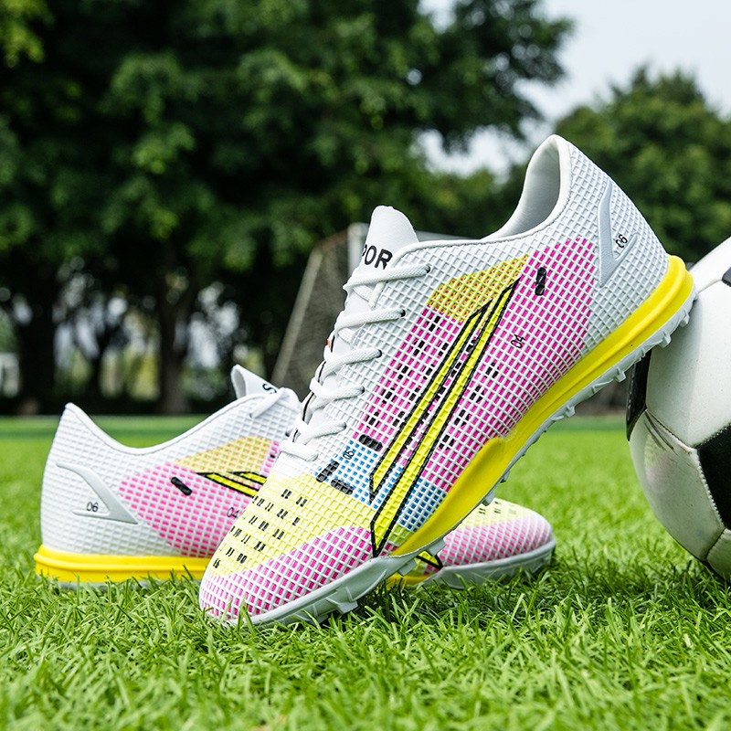 Giày bóng đá thời trang năm 2021 Size:35-45 Giày bóng đá nam/Giày bóng đá nữ TF Giày bóng đá futsal