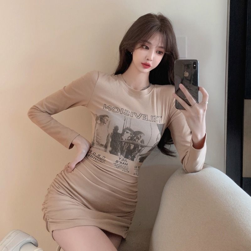 COZOK Đầm tay dài cổ tròn dáng ôm in chữ thời trang