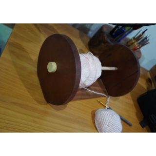 #quaylengo sản phẩm quay len gỗ giúp cố định cuộn len cho chị em đan móc. Rất thuận tiện và mang tính thẩm mỹ cao. Phù