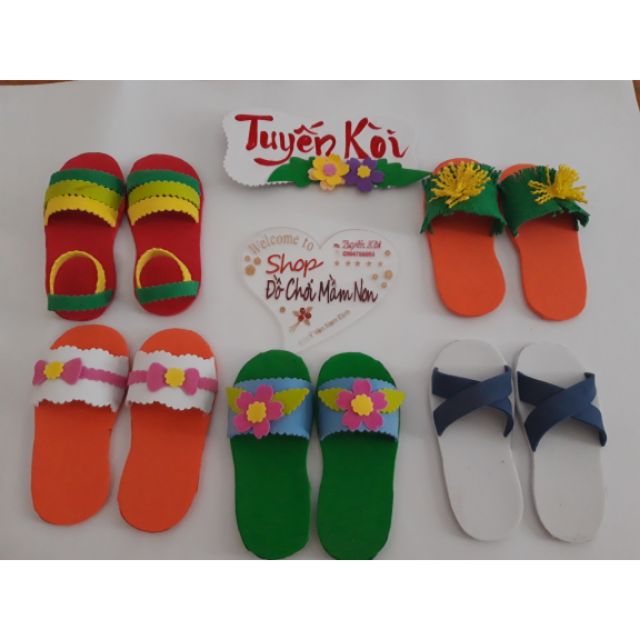 Đôi dép 14cm. Chủ đề bản thân