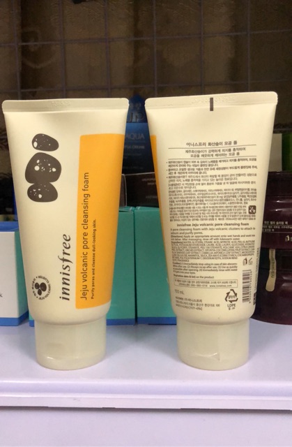 SỮA RỬA MẶT TRO NÚI LỬA INNISFREE JEJU VOLCANIC PORE CLEANSING FOAM (150ML) | BigBuy360 - bigbuy360.vn