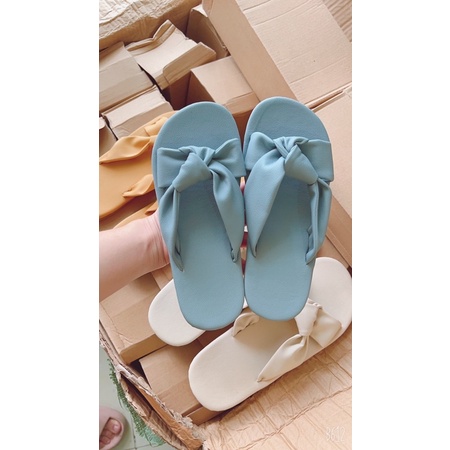 Hàng sẵn: Dép lê hở ngón quai chéo da Pu êm mềm thời trang ulzzang