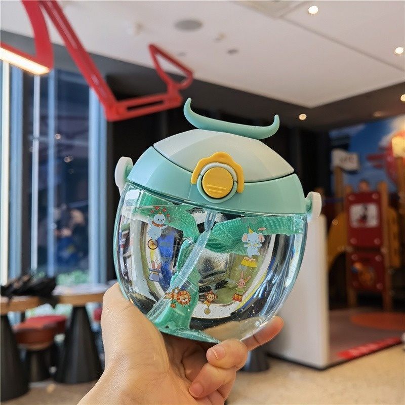 Bình Nước Hình Bánh Donut Dễ Thương Có Dây Đeo Cho Bé MY0174