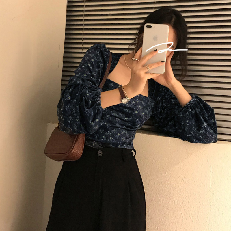 Áo Kiểu Vải Nhung Tay Phồng Cổ Vuông Họa Tiết Hoa Phong Cách Retro Nữ Tính | BigBuy360 - bigbuy360.vn