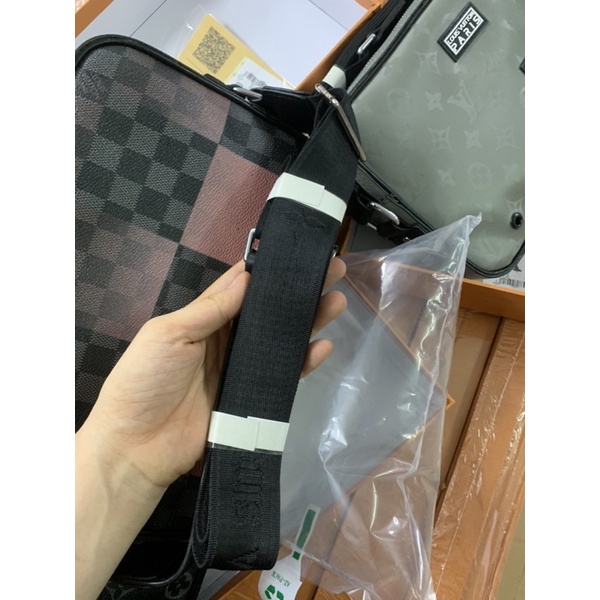 Túi lv đeo chéo siêu cấp  kèm đủ bill dập đầy đủ kèm ảnh thật và video