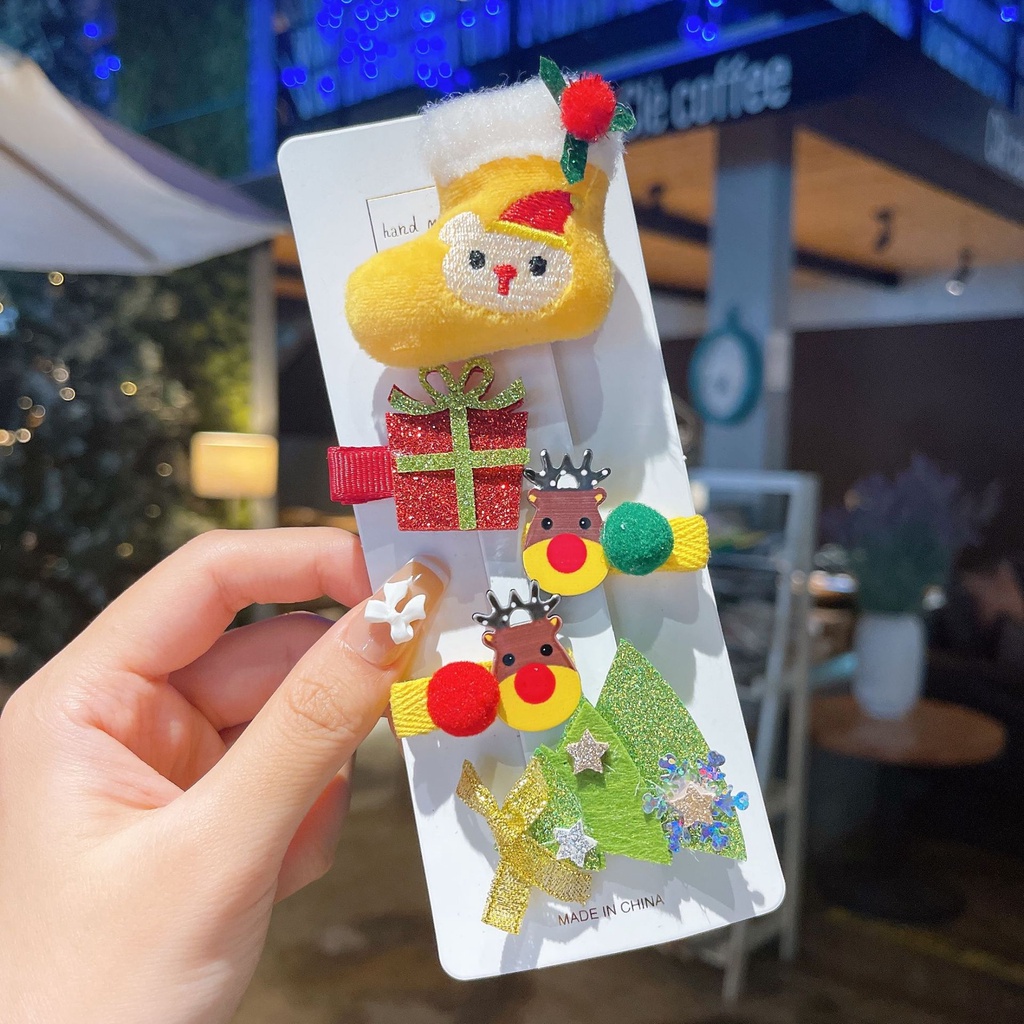 Kẹp tóc phong cách giáng sinh đáng yêu cho bé gái
