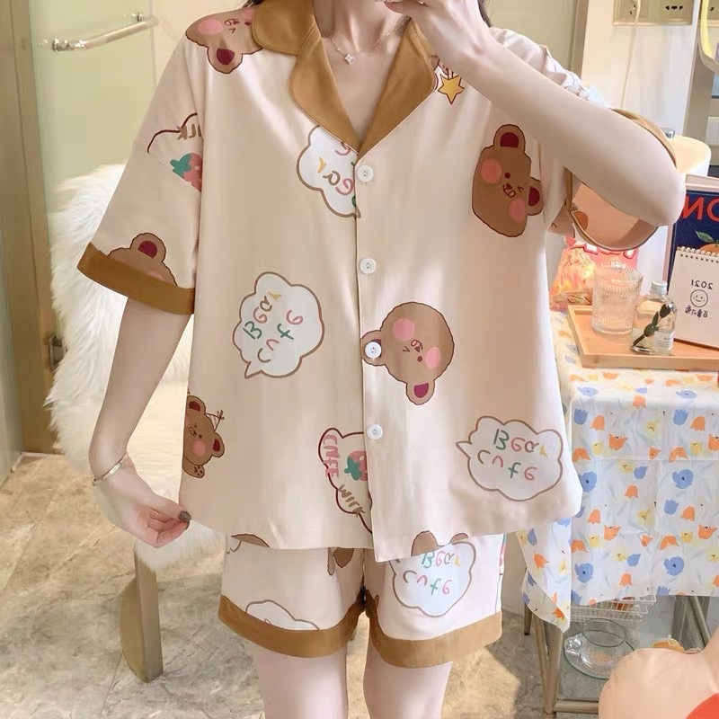 Bộ đồ ngủ pijama nữ cộc tay quần đùi chất lụa Kate Thái mềm mịn màu nude viền nâu họa tiết gấu line - CD0038