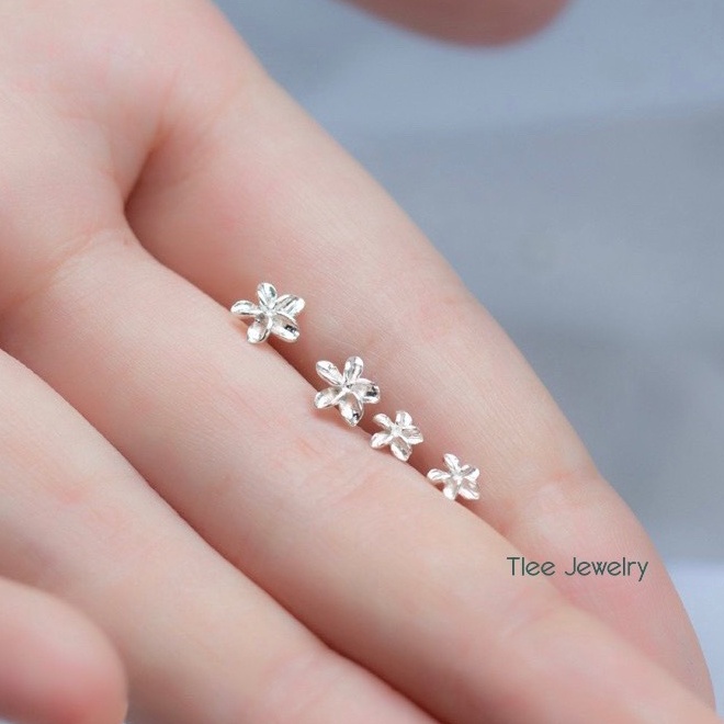 Khuyên tai bạc nữ TLEE hoa sứ mini nữ tính TleeJewelry B0185