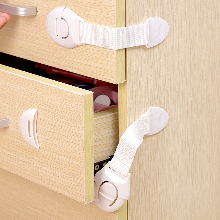 1 Khóa Cửa Tủ Bằng Nhựa Bảo Vệ An Toàn Cho Bé