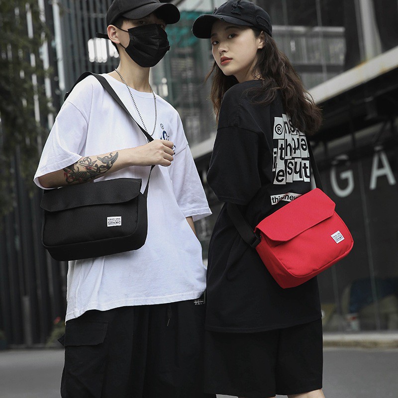 Túi đeo chéo nam mini vải canvas bền bỉ hai màu cơ bản đen, trắng phong cách unisex Hàn Quốc | BigBuy360 - bigbuy360.vn