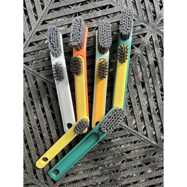 Bộ 2 cây bàn chải đa năng vệ sinh xe .