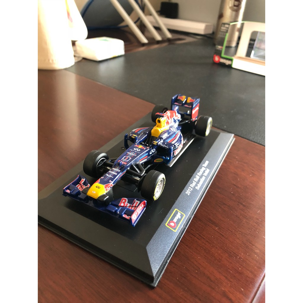 [Chính hãng BBURAGO] Mô Hình xe đua F1 Redbull Racing tỷ lệ 1:32