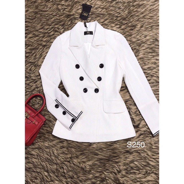 Sét áo vest trắng phối viền kèm chân váy xếp ly thiết kế DVC