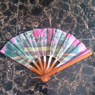Quạt giấy cam tay