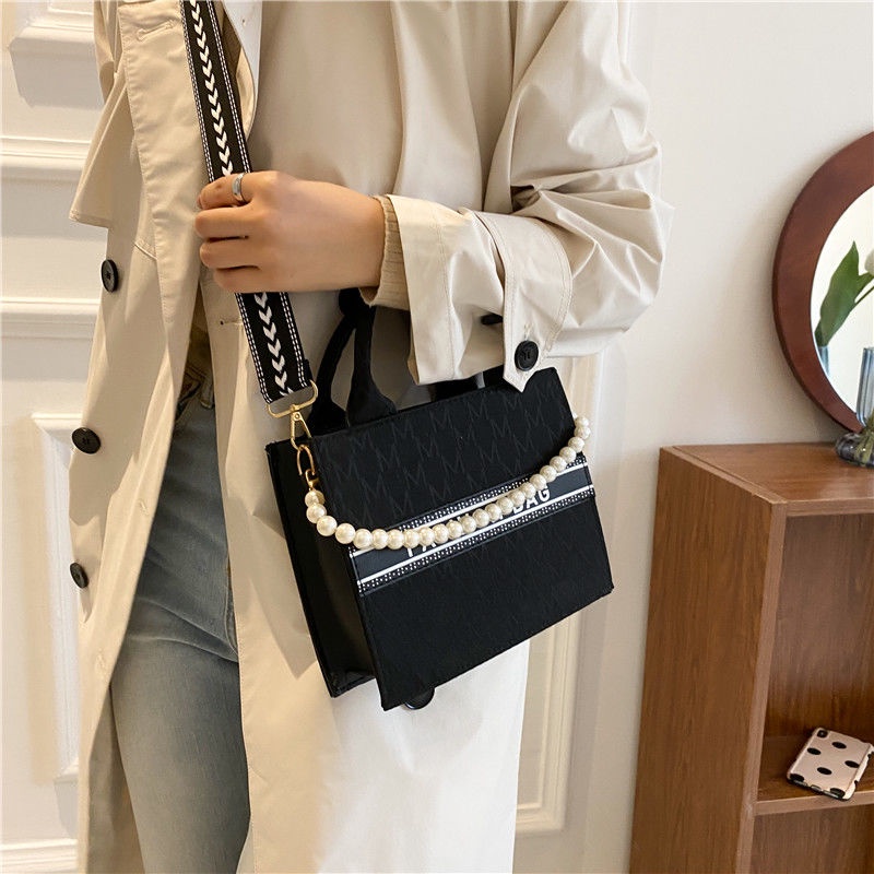 Túi Tote Đeo Vai Sức Chứa Lớn Mẫu Mới 2021 Phong Cách Cổ Điển Thời Trang Thu Đông Cho Nữ