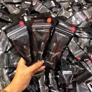 Son mac mini có 2 màu đỏ gạch và đỏ rượu