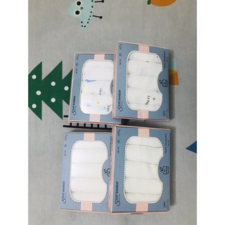 Khăn sữa sợi tre hộp 5 khăn cho bé.