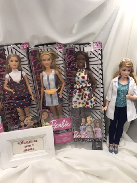 Búp bê Barbie chính hãng. Búp bê Barbie Fashionistas. Mã Bảbie box A