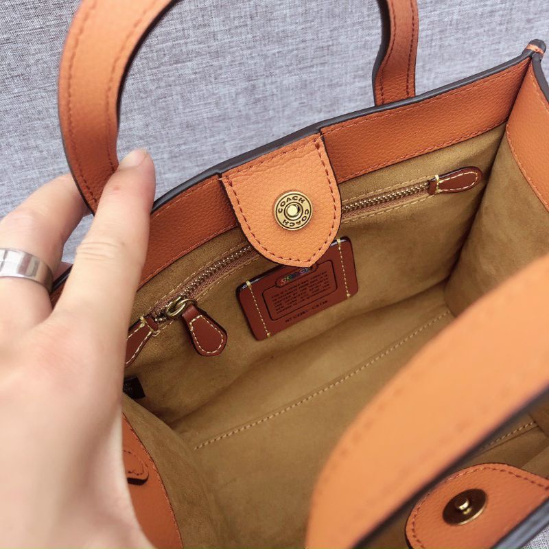 Túi COACH TOTE đơn giản