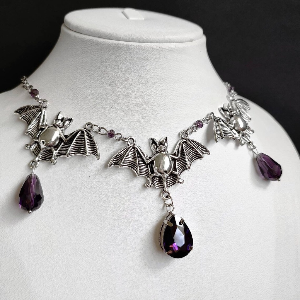 - Vòng cổ dơi gothic mặt đá