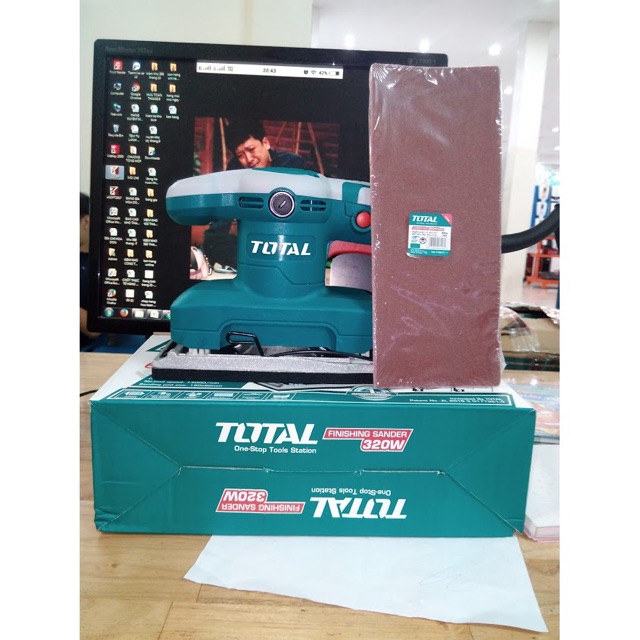 Máy chà nhám chữ Nhật TF1301826 Total