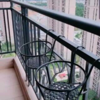 Kệ sắt treo ban công