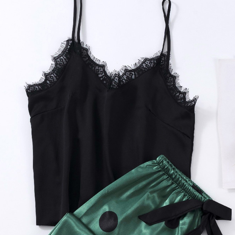 Bộ đồ ngủ hai dây cổ chữ V dáng rộng màu xanh lá đậm thời trang mùa hè 2021