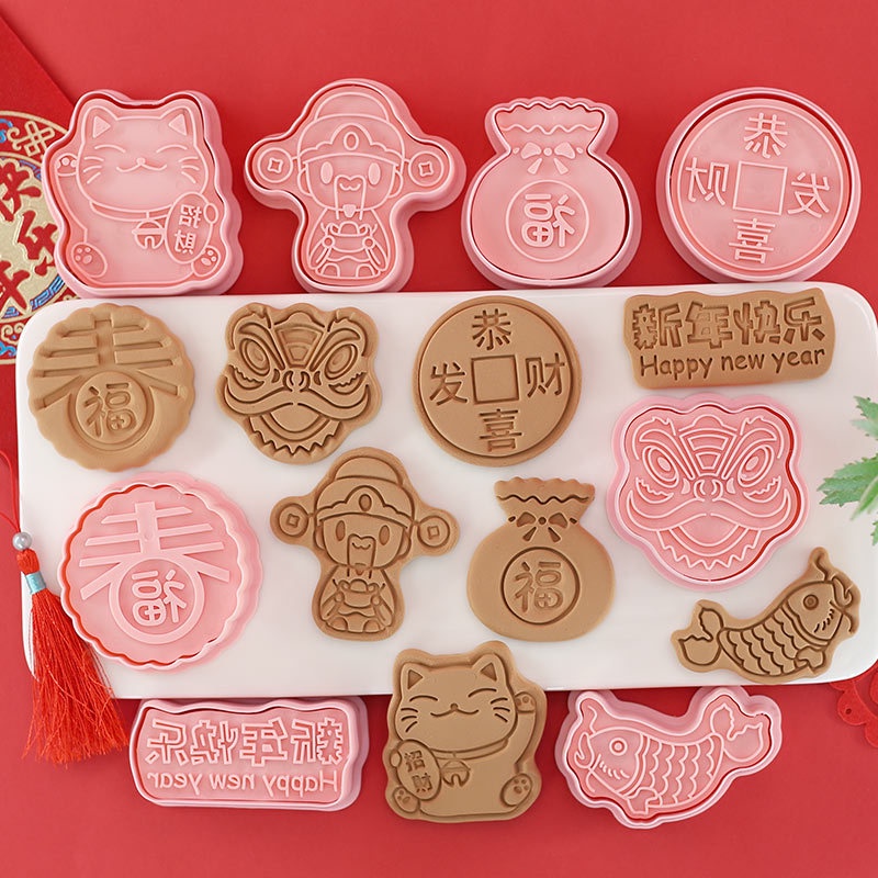 Khuôn bánh hình ô tô, xe tải khuôn làm bánh quy ăn dặm cookie 3D pony peppa pig khủng long, chó cứu hộ