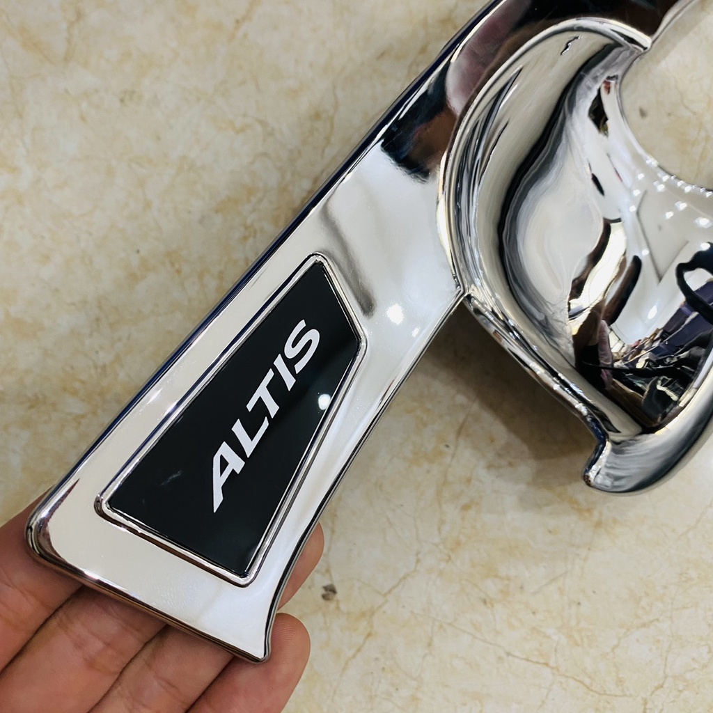 Ốp tay và hõm cửa xe Toyota Altis 2022 2023 mẫu mạ Crom cao cấp