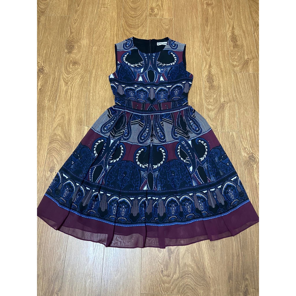 Váy chicland size S, còn mới
