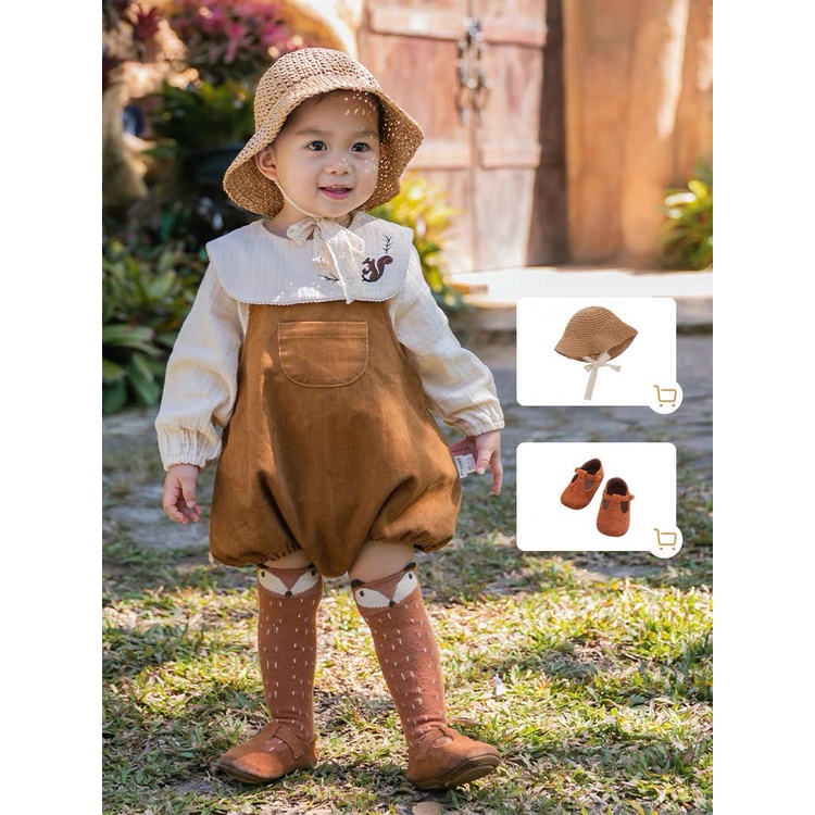 Body yếm nhung kèm áo body đũi muslin thêu sóc cho bé gái phong cách Hàn Quốc