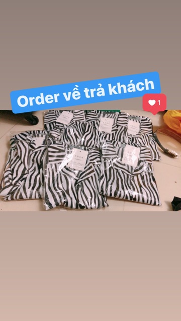 Áo sơ mi cổ vest hoạ tiết ngựa vằn giấu quần trùm mông | BigBuy360 - bigbuy360.vn