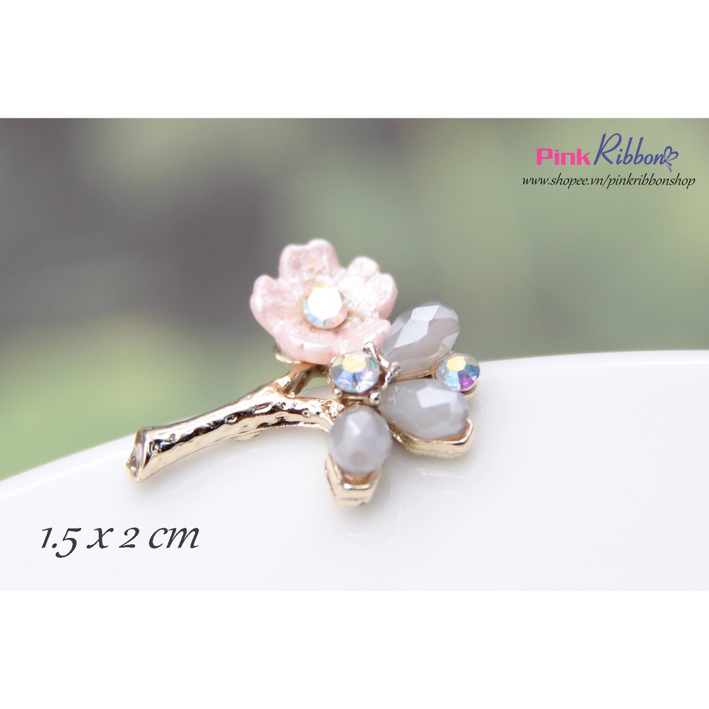 Charm cành hoa mai gắn đá nhí 3 màu