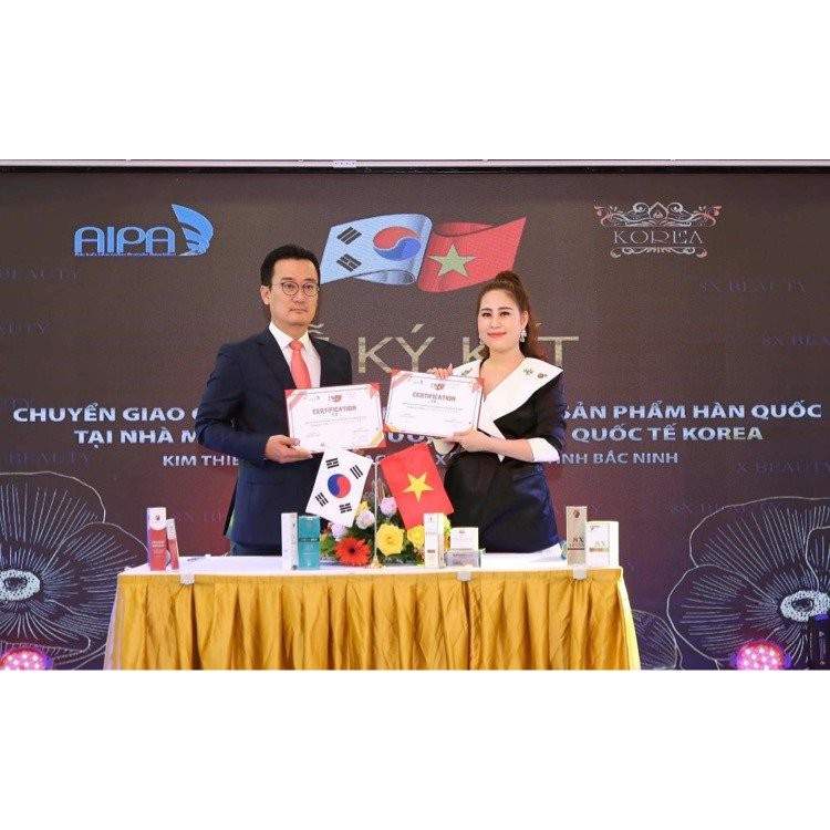 Son Kem Đỏ Cam San Hô Siêu Lì, Màu Siêu Đẹp 5gr 8x Beauty | BigBuy360 - bigbuy360.vn