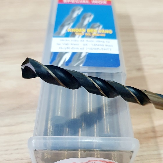 Một Mũi Khoan 8 Ly Đen Vàng Cực Phẩm Dùng Khoan Inox Chất Liệu Thép M2, HRC=68, Fr.135