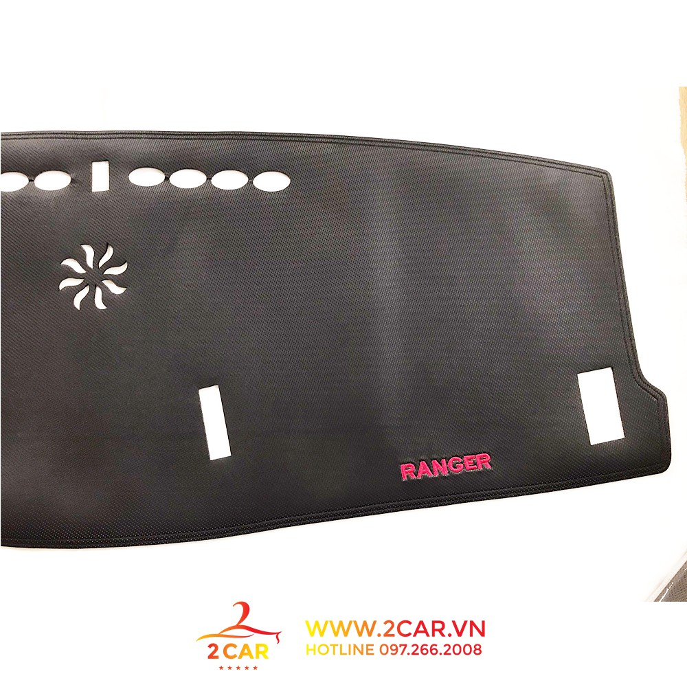 Thảm Taplo da carbon xe Ranger Wiltrack, Raptor, XLT, XLS đời 2005- 2021, 2022, 2023 vân cacbon cao cấp