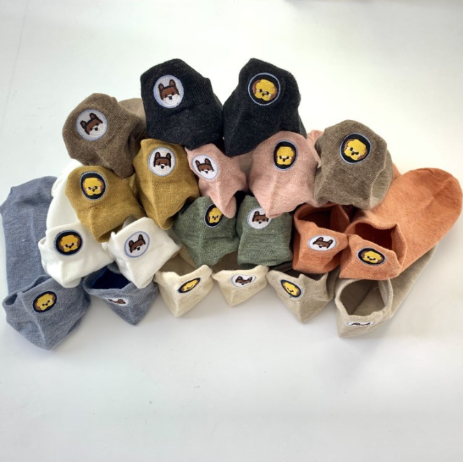 Tất vớ cổ ngắn nữ thêu họa tiết cún gấu