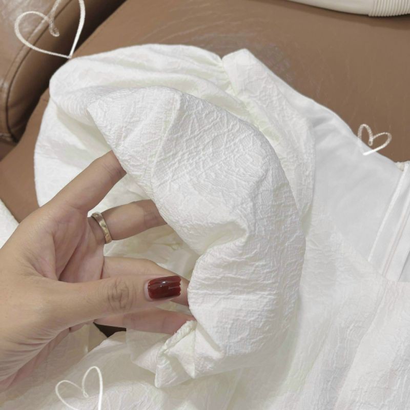 ĐẦM TRẮNG CỔ TIM TAY PHỒNG mã 1604