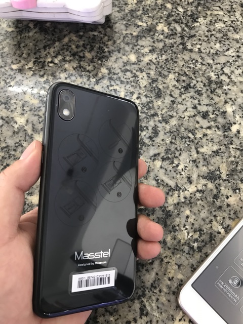 Điện thoại Smartphone Masstel Juno Q6 kiểu dáng Ipx màn hình 5 inch ram 1Gb Rom 8Gb chơi game LQ cực đã+ kèm bao da | BigBuy360 - bigbuy360.vn